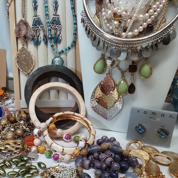 Listing for Live Show 9-5-2023. ***$6 min. purchase. TY!❤️ - Picture 1 of 1